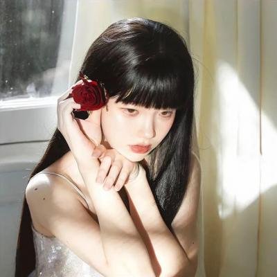 年轻女子